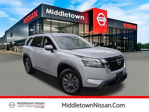 Certified 2025 Nissan Pathfinder SV AWD/4WD image 1