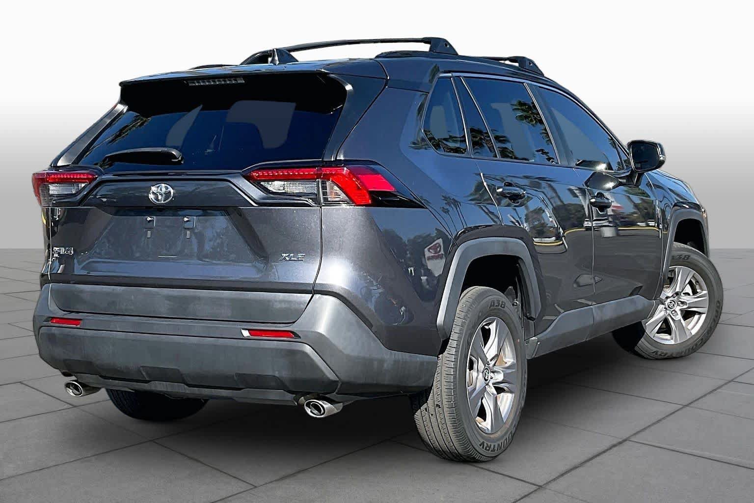 Certified 2022 Toyota RAV4 XLE w/ Convenience Package FWD image 12