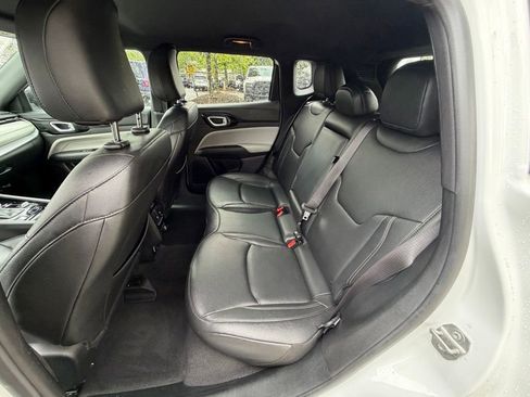 Used 2025 Jeep Compass Limited AWD/4WD image 17