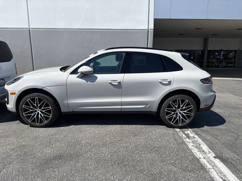 Used 2024 Porsche Macan AWD/4WD image 2