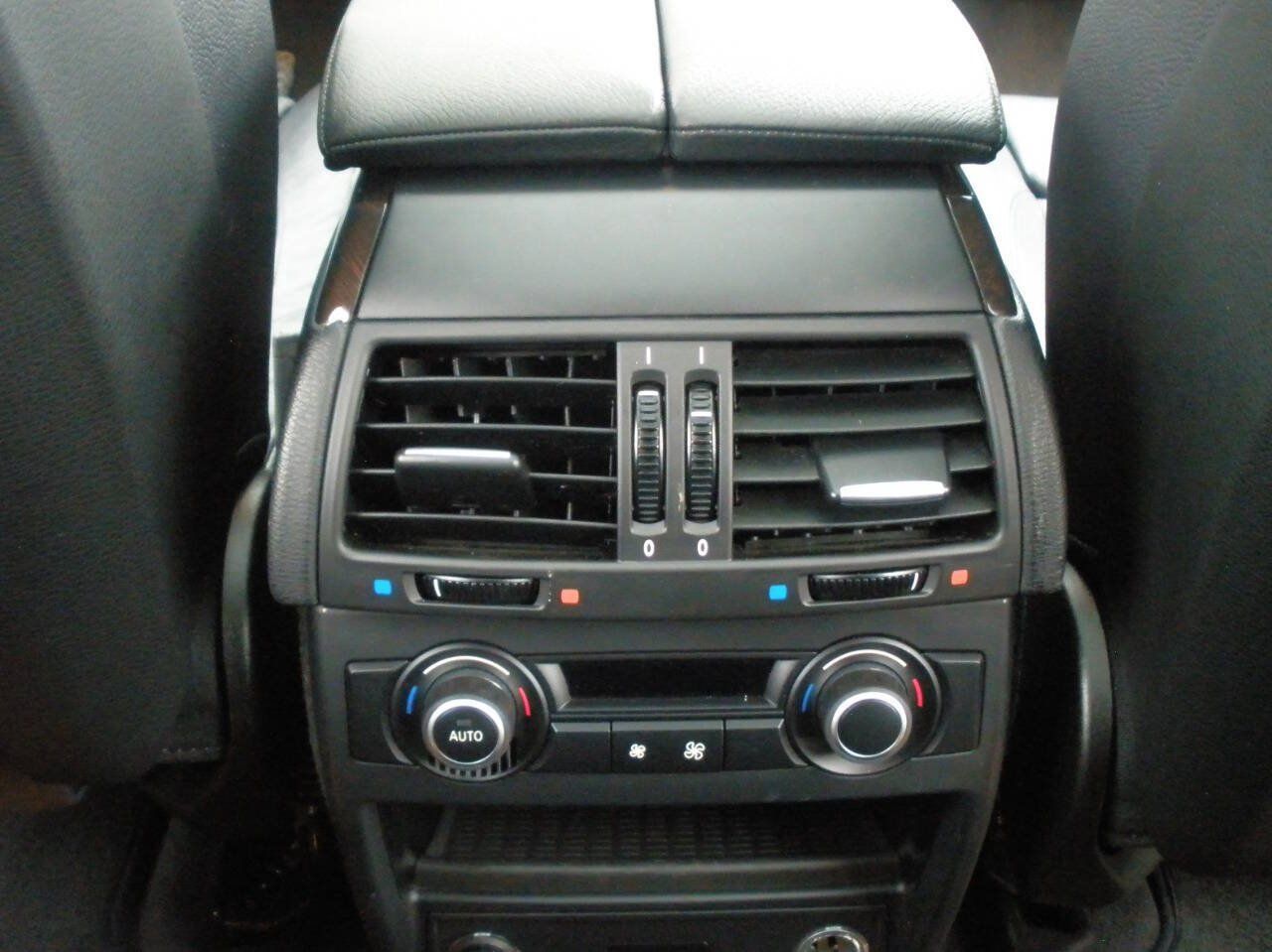 Used 2013 BMW X5 xDrive50i AWD/4WD image 40