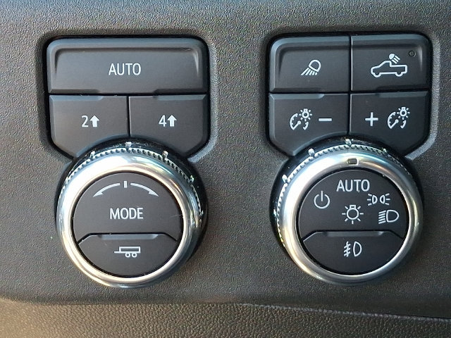 Used 2024 GMC Sierra 1500 Elevation w/ Elevation Premium Package AWD/4WD image 9