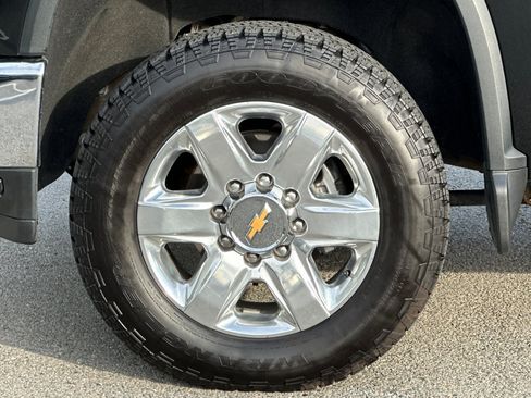 Used 2022 Chevrolet Silverado 2500 LTZ w/ LTZ Premium Package AWD/4WD image 33