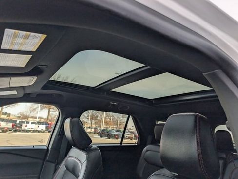 Used 2024 Ford Explorer ST-Line w/ Class IV Trailer Tow Package image 3