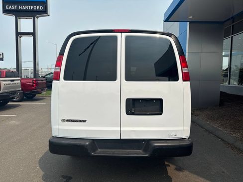 Used 2022 Chevrolet Express 2500 Extended RWD image 6