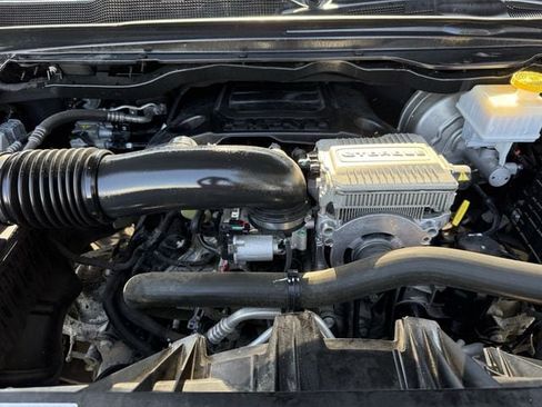 Used 2023 RAM 1500 Limited RWD image 32