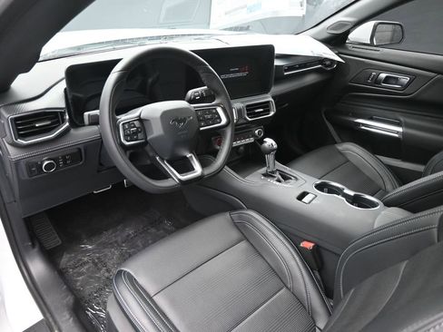 New 2025 Ford Mustang Premium image 25