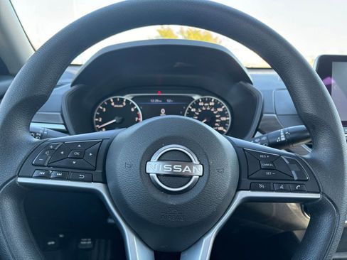 Used 2025 Nissan Altima 2.5 SV image 27