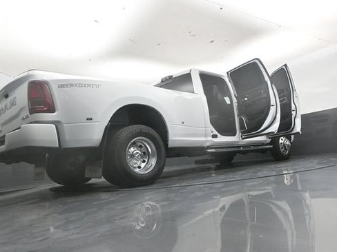 Used 2026 RAM 3500 Laramie w/ Max Tow Package AWD/4WD image 53