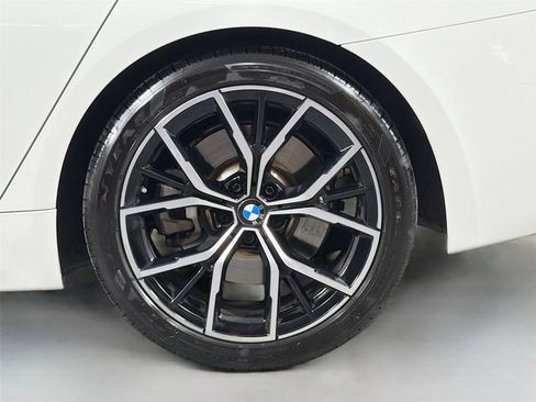 Certified 2022 BMW 540i xDrive w/ M Sport Package AWD/4WD image 30