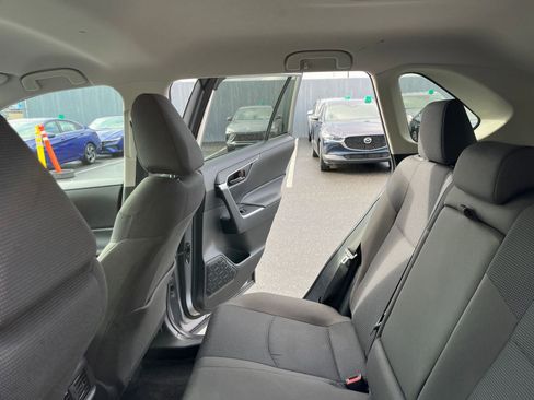 Used 2025 Toyota RAV4 LE image 38