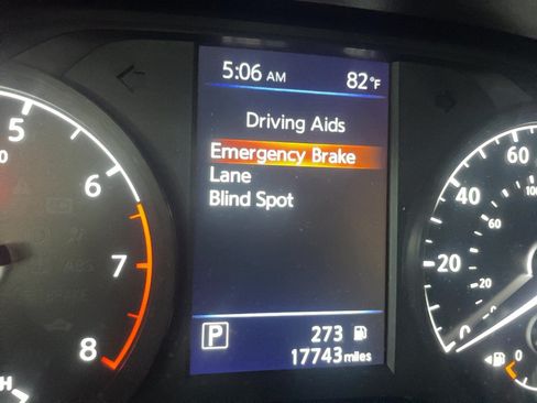 Used 2024 Nissan Altima 2.5 S FWD image 7