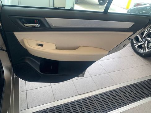 Used 2019 Subaru Legacy 2.5i Premium AWD/4WD image 17
