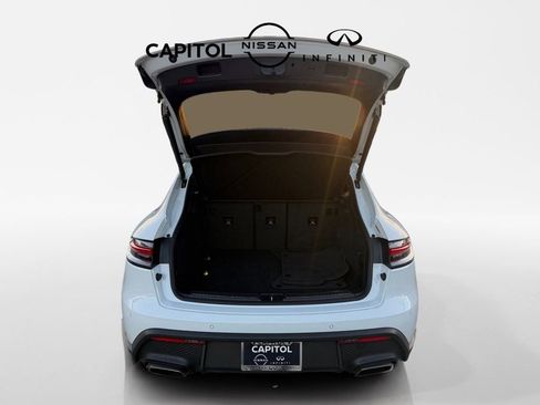 Used 2022 Porsche Macan image 9