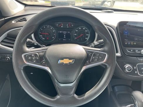 Used 2025 Chevrolet Malibu LS FWD image 37