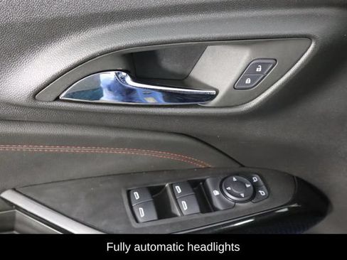 Used 2024 Chevrolet Trax RS w/ Sunroof Package FWD image 20