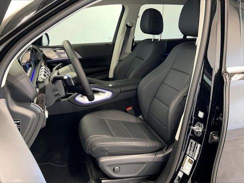 New 2026 Mercedes-Benz GLS 450 GLS 450 image 9