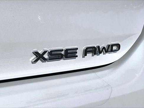 Certified 2024 Toyota Highlander XSE AWD/4WD image 9