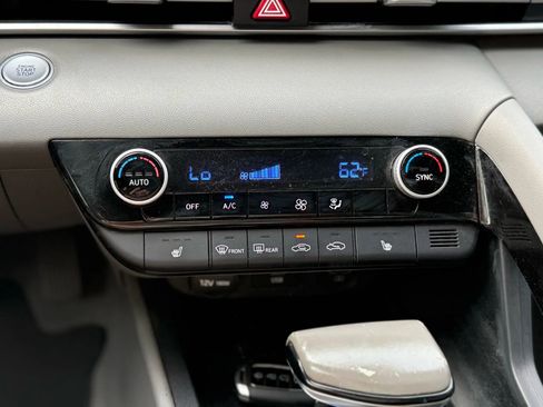 Used 2021 Hyundai Elantra SEL w/ Convenience Package image 20