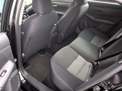 Used 2025 Nissan Sentra SV w/ Trunk Package image 10