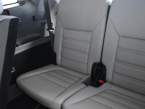 Used 2019 Kia Sorento SX image 25