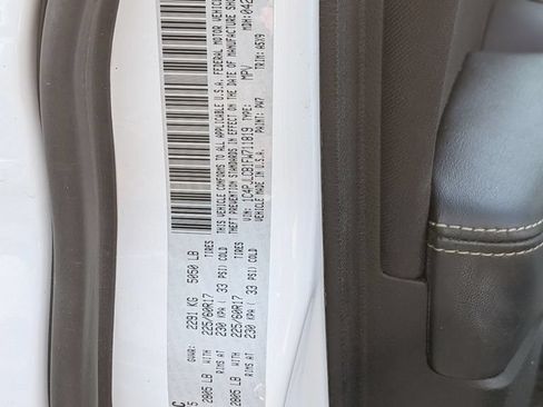 Used 2015 Jeep Cherokee Latitude w/ Cold Weather Group FWD image 30