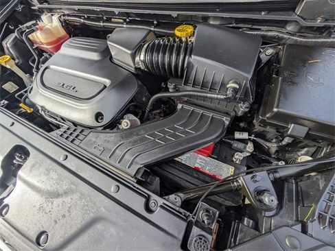 Used 2023 Chrysler Pacifica Limited image 67