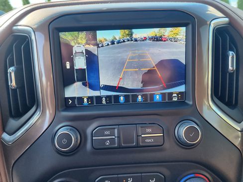 Used 2023 Chevrolet Silverado 2500 High Country image 36