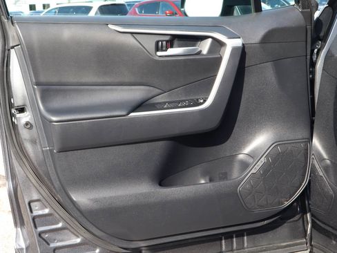 Used 2025 Toyota RAV4 XLE AWD/4WD image 13