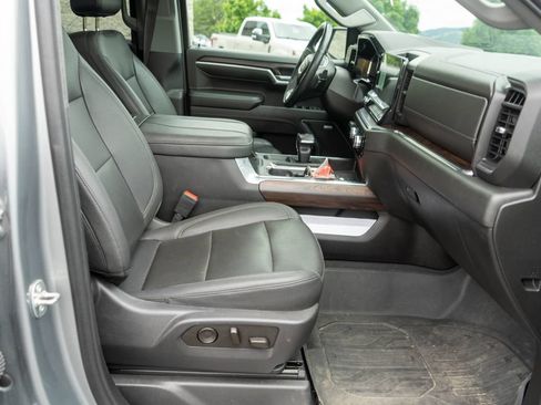 Used 2023 GMC Sierra 1500 SLT w/ SLT Premium Plus Package AWD/4WD image 10