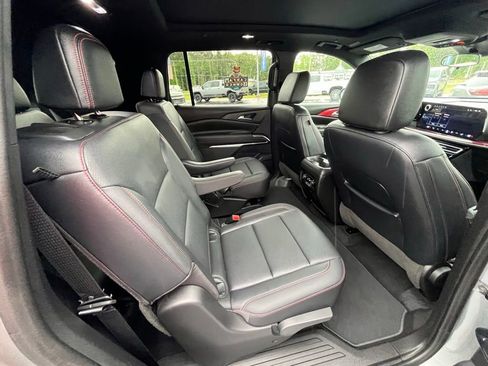 Used 2024 Chevrolet Traverse Z71 AWD/4WD image 17