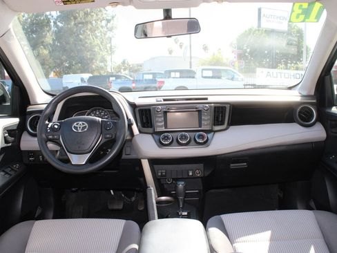 Used 2013 Toyota RAV4 LE FWD image 26