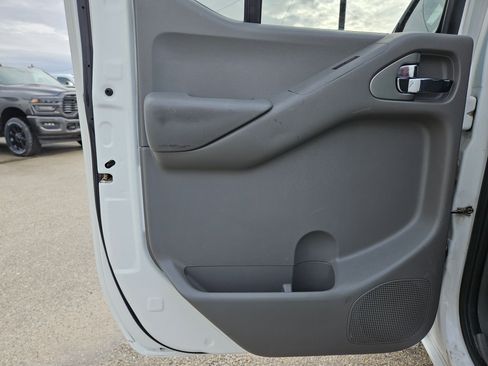 Used 2016 Nissan Frontier Desert Runner image 15