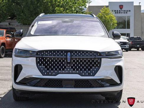 Used 2024 Lincoln Nautilus Reserve w/ Equipment Group 202A AWD/4WD image 14