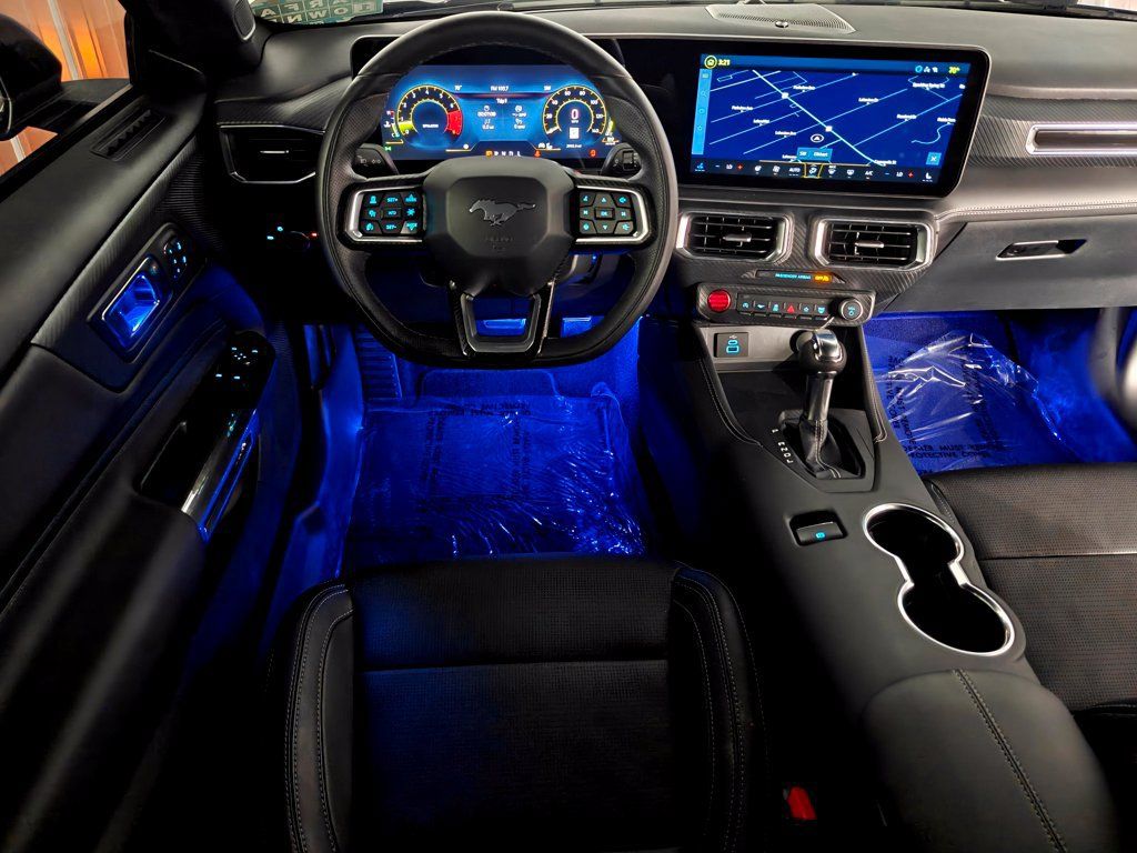 Used 2025 Ford Mustang Premium RWD image 5