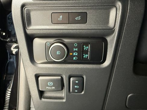 Used 2024 Ford Expedition Max Limited image 25