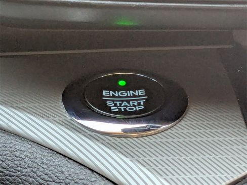 Used 2020 Ford Explorer XLT image 37