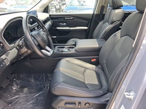 Used 2025 Honda Pilot Touring image 12