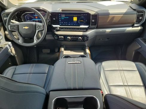 Certified 2025 Chevrolet Silverado 2500 High Country w/ Technology Package AWD/4WD image 15