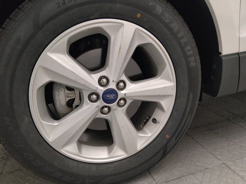Used 2019 Ford Edge SE FWD image 31