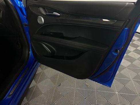 Used 2023 Alfa Romeo Stelvio Quadrifoglio image 37