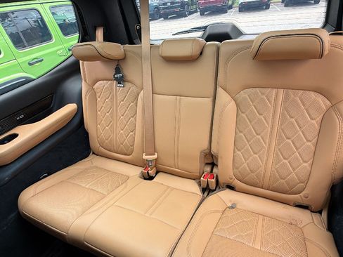 Used 2022 Jeep Grand Wagoneer Series III w/ Rear Seat Video Group 1 AWD/4WD image 26