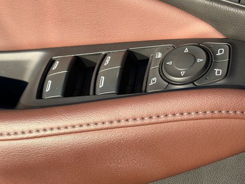 Used 2021 Buick Enclave Avenir w/ Avenir Technology Package FWD image 17