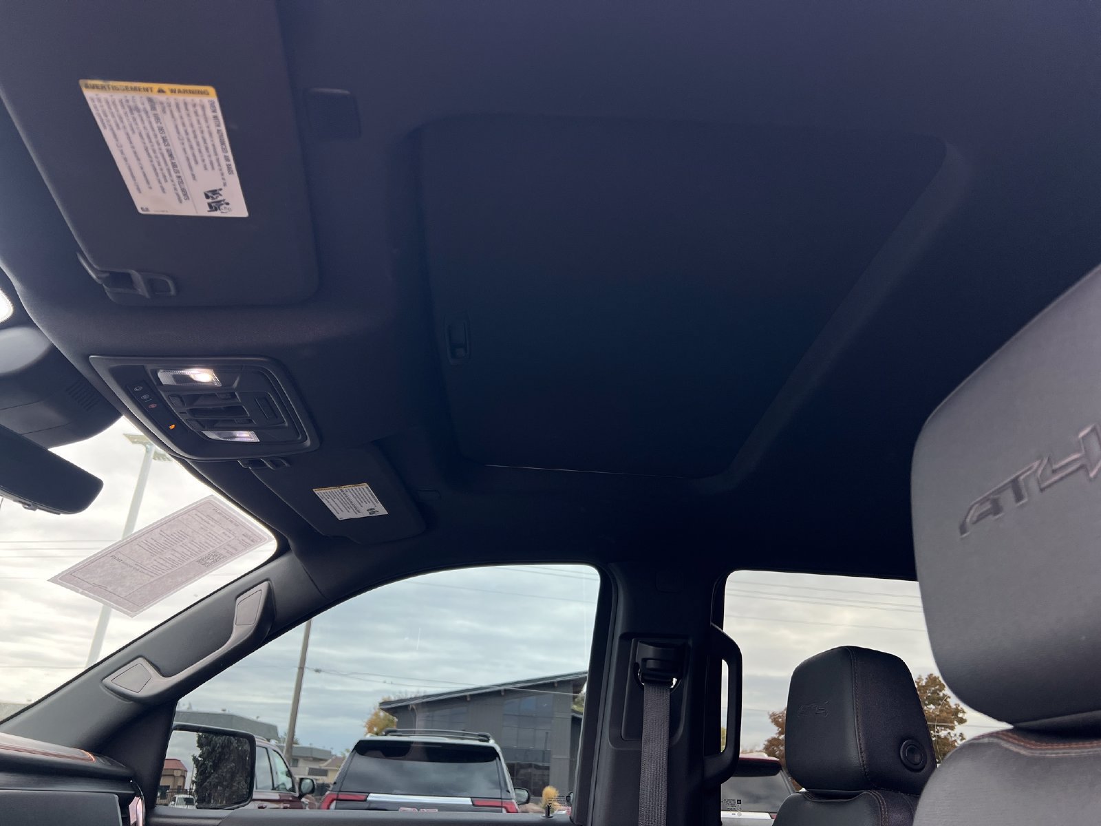 Used 2023 GMC Sierra 1500 AT4 w/ Technology Package AWD/4WD image 13