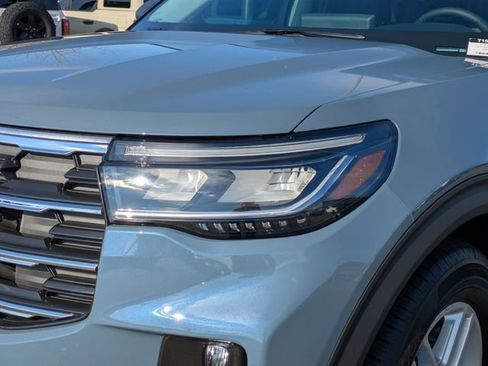 New 2026 Ford Explorer Active w/ Active Comfort Package image 9