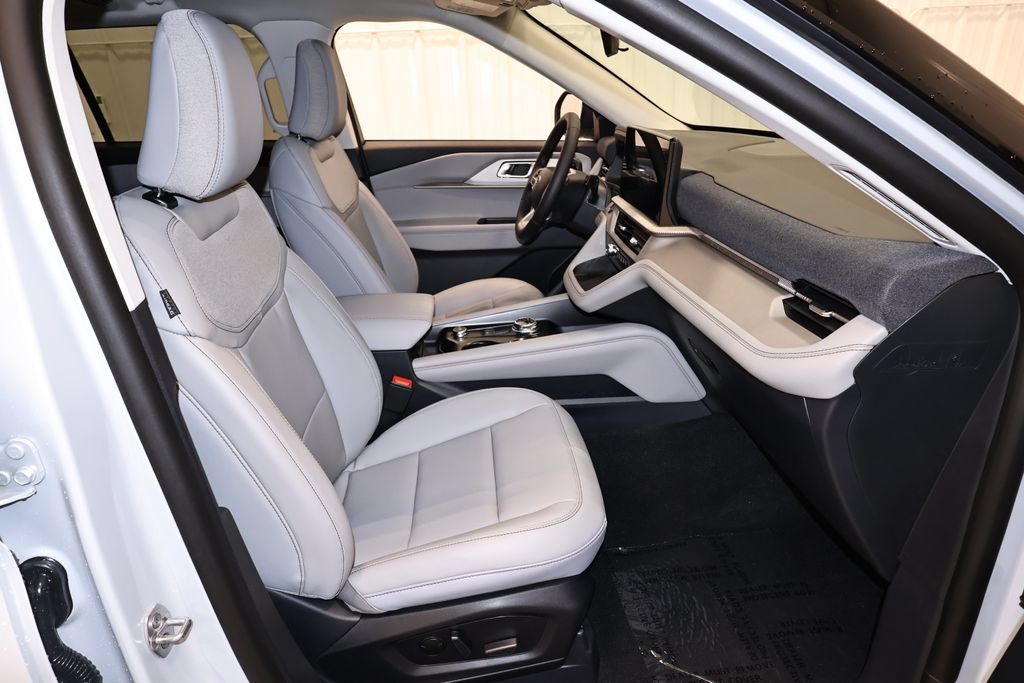New 2026 Ford Explorer Active w/ Active Comfort Package AWD/4WD image 19