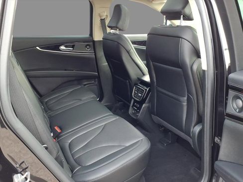 Certified 2022 Lincoln Nautilus Reserve w/ Equipment Group 201A image 11