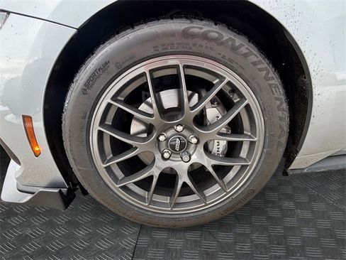 Used 2024 Ford Mustang GT Premium image 13