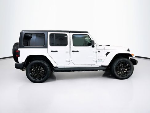 Used 2023 Jeep Wrangler Unlimited Sahara w/ Cold Weather Group AWD/4WD image 10