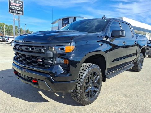 Used 2024 Chevrolet Silverado 1500 Custom Trail Boss w/ LPO, Dark Essentials Package image 3